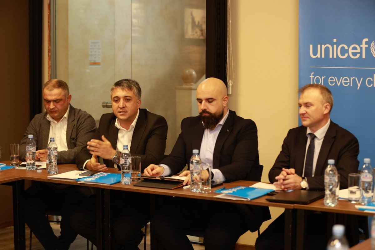 სამუშაო შეხვედრა ,,მუნიციპალიტეტების სოციალური დაცვის სისტემის მზაობისა და შესაძლებლობების გაძლიერება შოკებზე სწრაფი და ეფექტური რეაგირებისთვის”