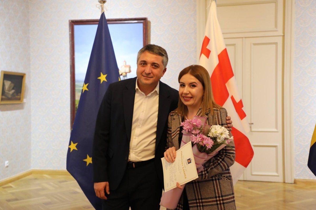 დავით კოდუამ წარმატებული ახალგაზრდა პედაგოგები დააჯილდოვა